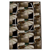 ドラムセットのシンバルとスティック ミディアムペーパーバッグ (正面)