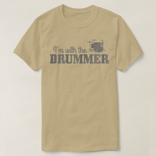 ドラムドラムでドラムを叩く人と女性のIm Tシャツ (デザイン正面)