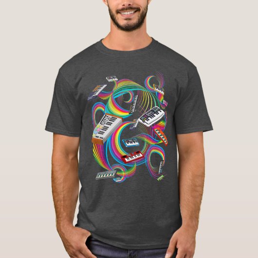 ドラムマシン音楽プロデューサーのシンセ男性へ Tシャツ (正面)
