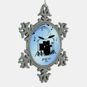 ドラム青い個人名および日付 スノーフレークピューターオーナメント (左)