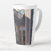 ドリマンズイン，ニューポートビーチ，カリフォルニア カフェラテマグ (右アングル)