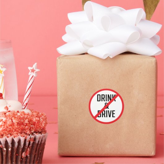 ドリンクとドライブ禁止のサインクラシックラウンドステッカー ラウンドシール (パーティー)