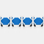 ドリンクと食べトーストのロビー、スコットランド国旗を燃やす ウイスキーグラス (左)