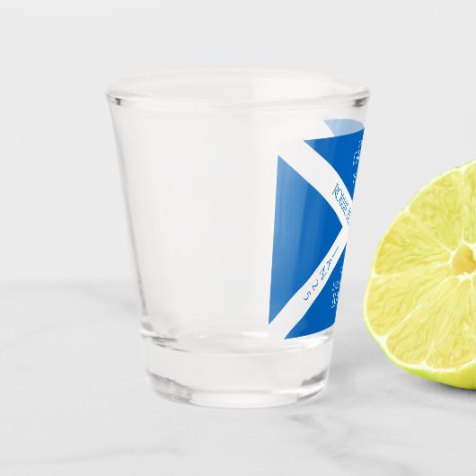 ドリンクと食べトーストのロビー、スコットランド国旗を燃やす ショットグラス (左)