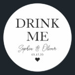 ドリンクミーデザートキャンディバーハート結婚式の引き出物 ラウンドシール<br><div class="desc">Aクラシック Black Thank You's Sticker 結婚 feat "Drink Me" in aクラシックフォントでモダンすエレガント。名前パーソナライズされたとデートで簡単に結婚出来る。</div>
