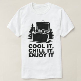 ドリンク素朴クールとキャンピングアドベンチャーデザイン Tシャツ