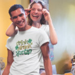ドリンク飲サンおもしろい・パトリック文字デザイン Tシャツ<br><div class="desc">ドリンク飲はシャムロックのアクセントとおもしろい緑のセント・パトリックデザインを飲んだ。</div>