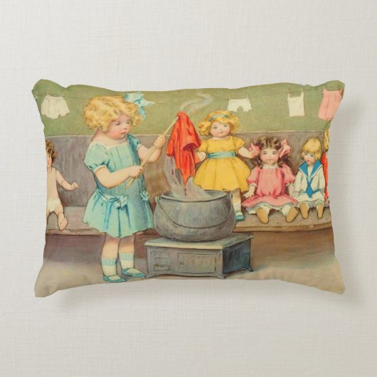 ドリーランドリー女の子のヴィンテージ遊の人形かわいい アクセントクッション (正面)