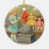 ドリーランドリー女の子のヴィンテージ遊の人形かわいい セラミックオーナメント (裏面)
