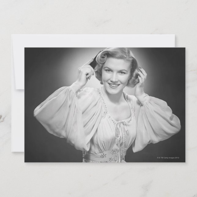 ドレスの女性2 (正面)