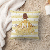 ドレスを着た美しい少女 クッション (ブランケット)