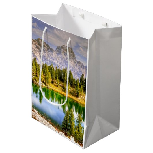 ドロマイト山と湖の風景素晴らし ミディアムペーパーバッグ (正面アングル)