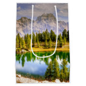 ドロマイト山と湖の風景素晴らし ミディアムペーパーバッグ (裏面)