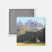 ドロマイト山の土産文字磁石と教会 マグネット (正面/裏面)