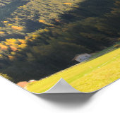 ドロミテス山脈の背景を持つ教会 ポスター (角)