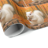 ドングリを持つ白リス ラッピングペーパー (ロールコーナー)