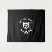 ドントンポケザベア狩り魚釣りキャンプ タペストリー (正面(横))