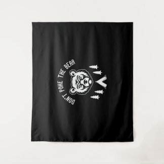 ドントンポケザベア狩り魚釣りキャンプ タペストリー