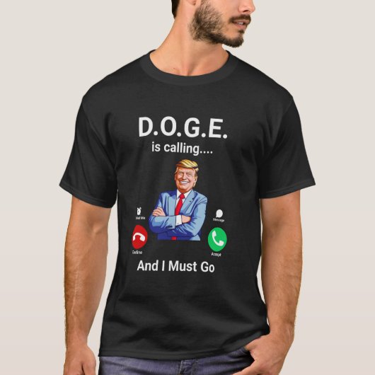 ドージェ課が呼んでる 行かなきゃ 笑 Tシャツ (正面)