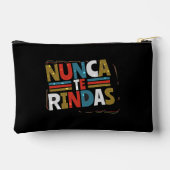 ドースペインのプ与え引用文- Nunca Te Rindas アクセサリーポーチ (裏面)