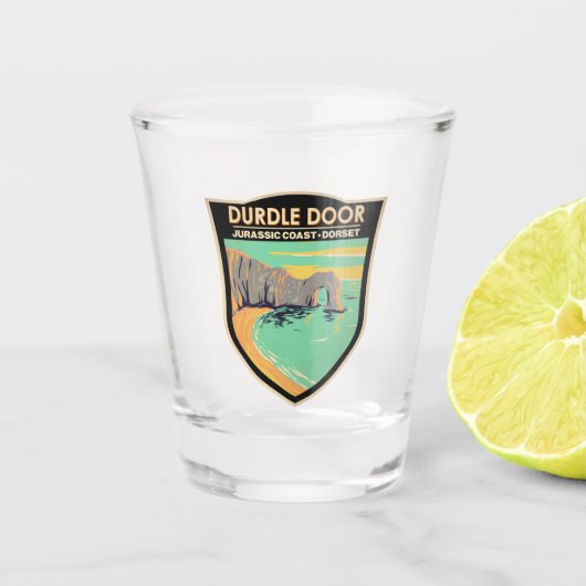 ドーセット・イングランドのジュラシック海岸のダードルドア ショットグラス (正面)