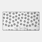 ドードルの前足、犬の前足、猫の前足、黒い前足 デスクマット (正面)