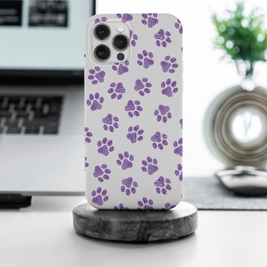 ドードルの前足、犬の前足、紫の前足 iPhoneケース
