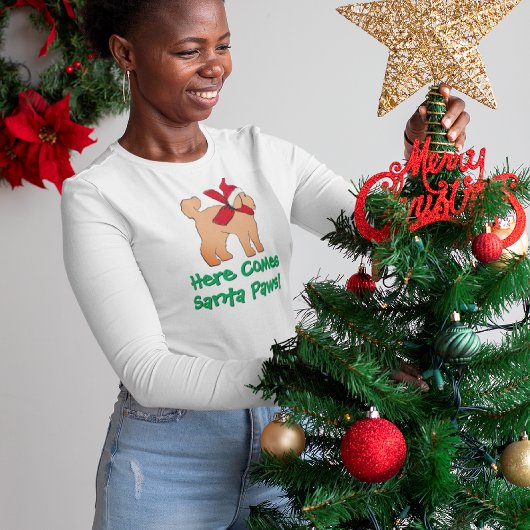 ドードルドッグクリスマス来ここサンタポーズ Tシャツ