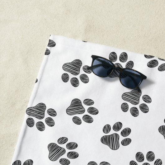 ドードルポーズ、ドッグポーズ、ブラックポーズ ビーチタオル (インサイチュ)