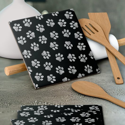 ドードルポーズ、ドッグポーズ、白いポーズ タイル