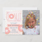ドーナッツピンクx金ゴールドフォトガール誕生日 招待状 (正面)