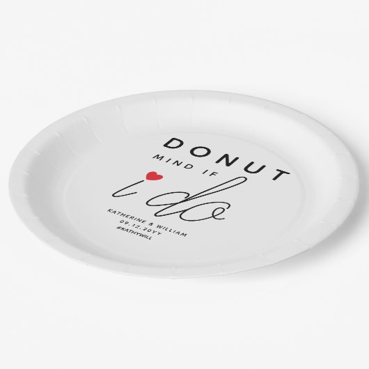 ドーナットマインドもし私は赤いハートの結婚スナックをする ペーパープレート (アングル)