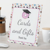 ドーナツと学位の卒業は自分のドーナツを構築 台座サイン (インサイチュ)