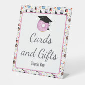 ドーナツと学位の卒業は自分のドーナツを構築 台座サイン (正面)