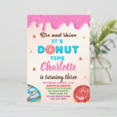 ドーナツの誕生日の招待パープル散水パーティー 招待状 (スタンド正面)