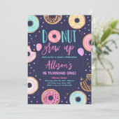 ドーナツグロウアップウォーターカラー私たちの甘い女の子の誕生日 招待状 (スタンド正面)