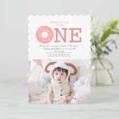 ドーナツシンプルピンクガール写真1st誕生日 招待状 (スタンド正面)