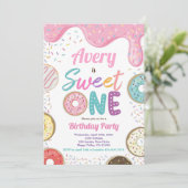 ドーナツスイートワン第1誕生日パーティーピンクパステル 招待状 (スタンド正面)