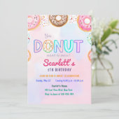 ドーナツテーマの5th誕生日パーティーへの招待 招待状 (スタンド正面)