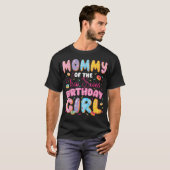 ドーナツ大好き2歳の誕生日おめでとう娘のママ Tシャツ (正面フル)