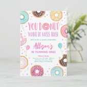 ドーナツ恋しく思は、このピンクの甘い女の子の誕生日 招待状 (スタンド正面)