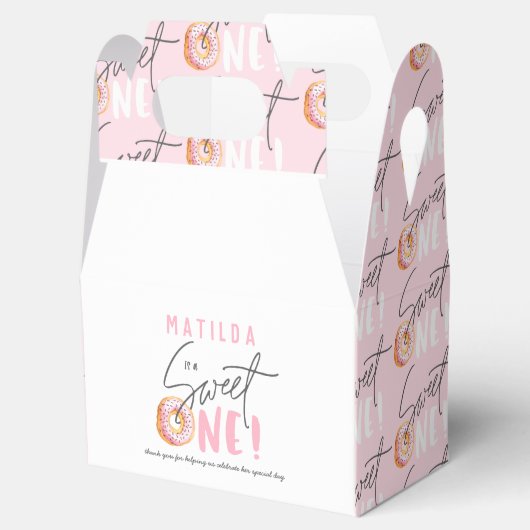 ドーナツ甘いワンピンク1歳の誕生日パーティー フェイバーボックス (オープン)