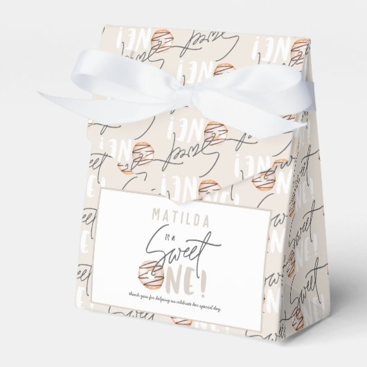 ドーナツ甘い1歳の誕生日パーティー フェイバーボックス (正面サイド)