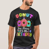 ドーナツ私の誕生日の子供の男の子を知っている Tシャツ (正面)
