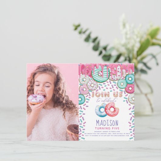 ドーナツ誕生日フォトスプレイカラフルルズ 招待状 (スタンド正面)