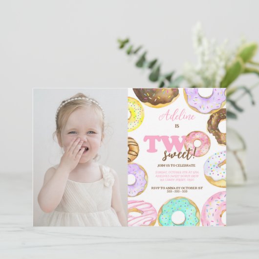 ドーナツ2つの甘い2番目の誕生日ガールカワイイパーティー 招待状 (スタンド正面)
