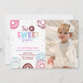 ドーナツ2つの甘い2番目の誕生日パーティー写真 招待状 (正面)