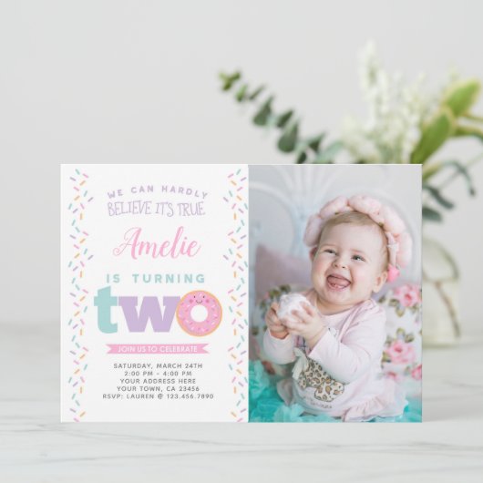 ドーナツ2歳の誕生日招待状(写真付き) 招待状 (スタンド正面)