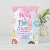 ドーナツ2甘い2歳の誕生日パーティーピンクパステルインヴ 招待状 (スタンド正面)