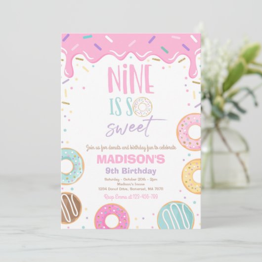ドーナツ9歳の誕生日パーティー9はとても甘い 招待状 (スタンド正面)